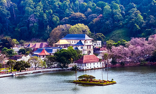 Sri-Lanka-Kandy-Lake