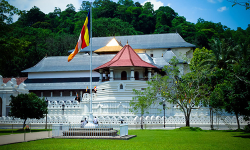 kandy-sri-lanka-temple-of-tooth